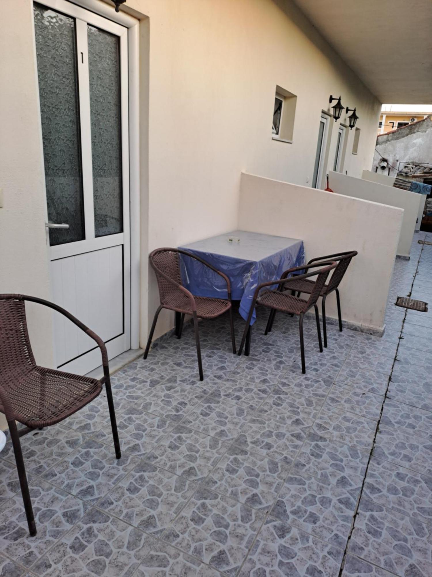 Tony'S Apartments Агиос Георгиос Екстериор снимка