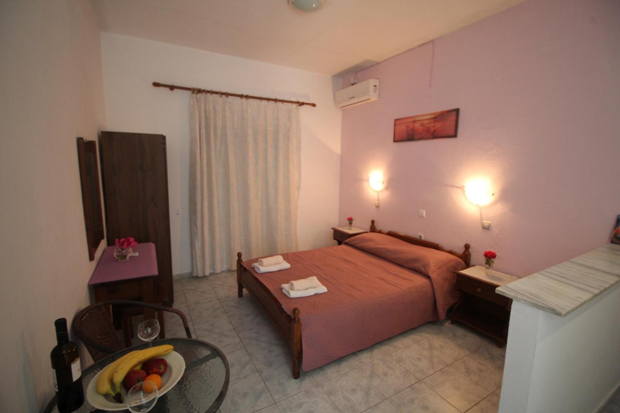 Tony'S Apartments Агиос Георгиос Екстериор снимка