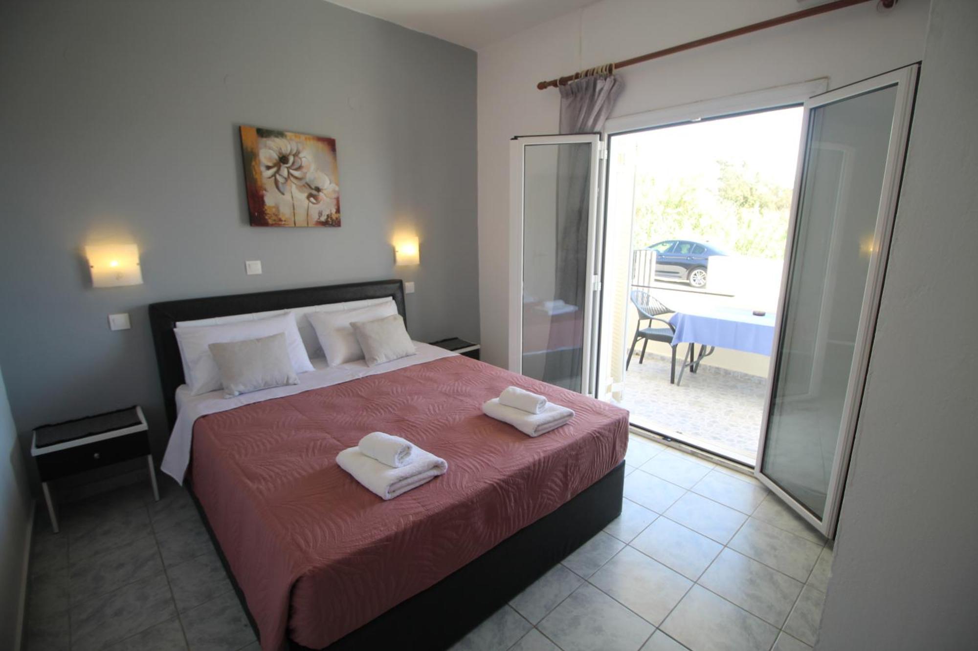 Tony'S Apartments Агиос Георгиос Екстериор снимка