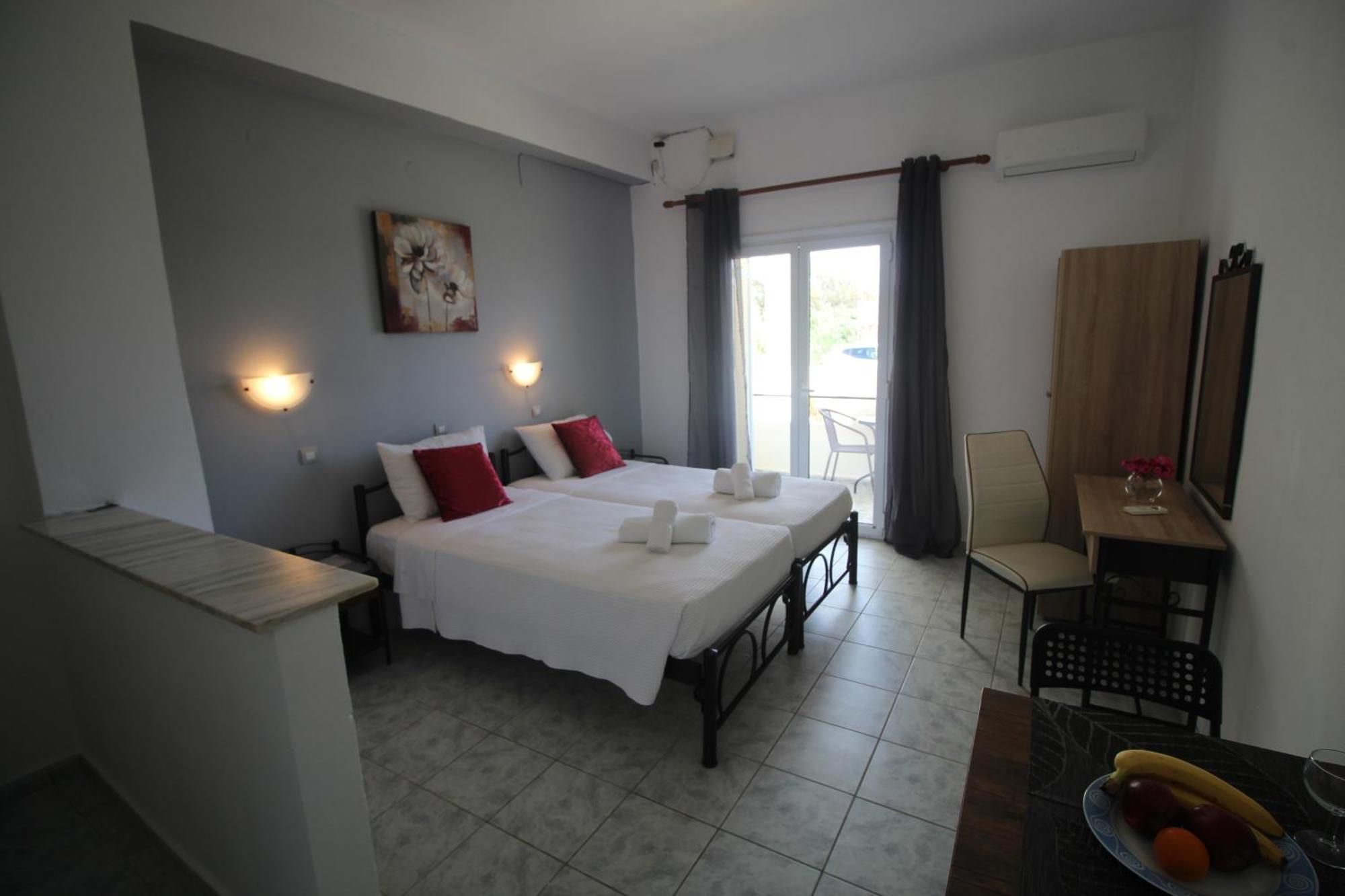Tony'S Apartments Агиос Георгиос Екстериор снимка