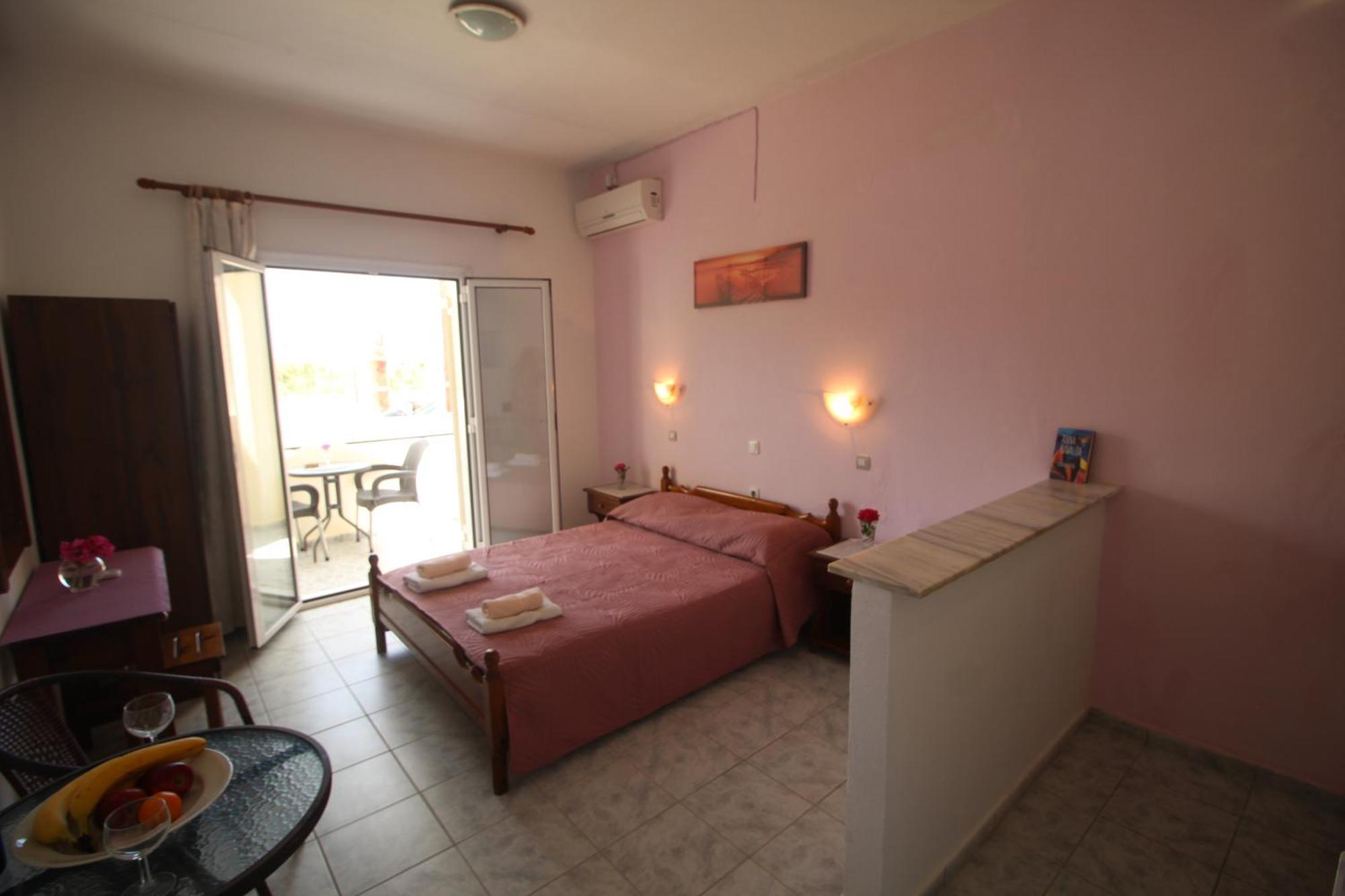 Tony'S Apartments Агиос Георгиос Екстериор снимка