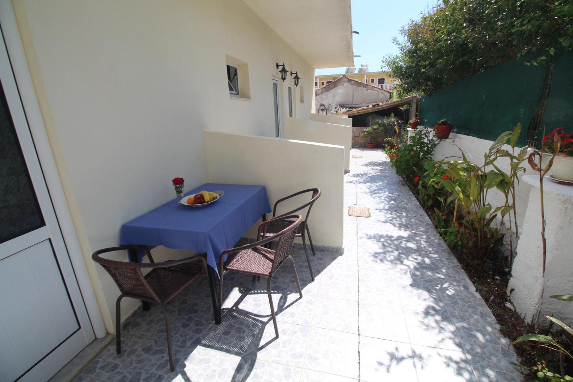 Tony'S Apartments Агиос Георгиос Екстериор снимка