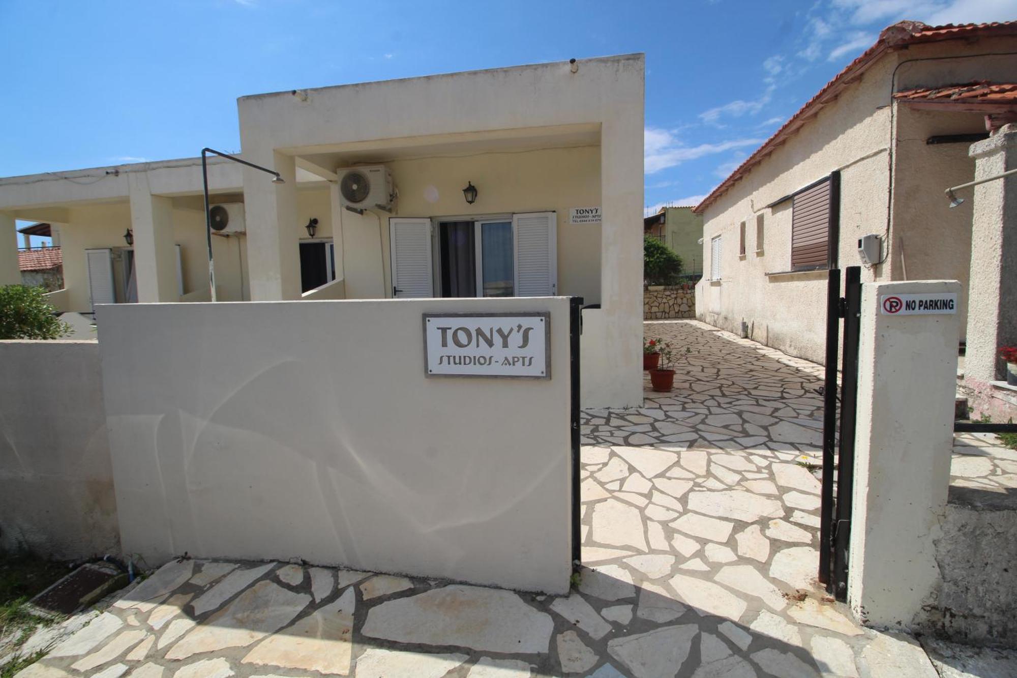 Tony'S Apartments Агиос Георгиос Екстериор снимка
