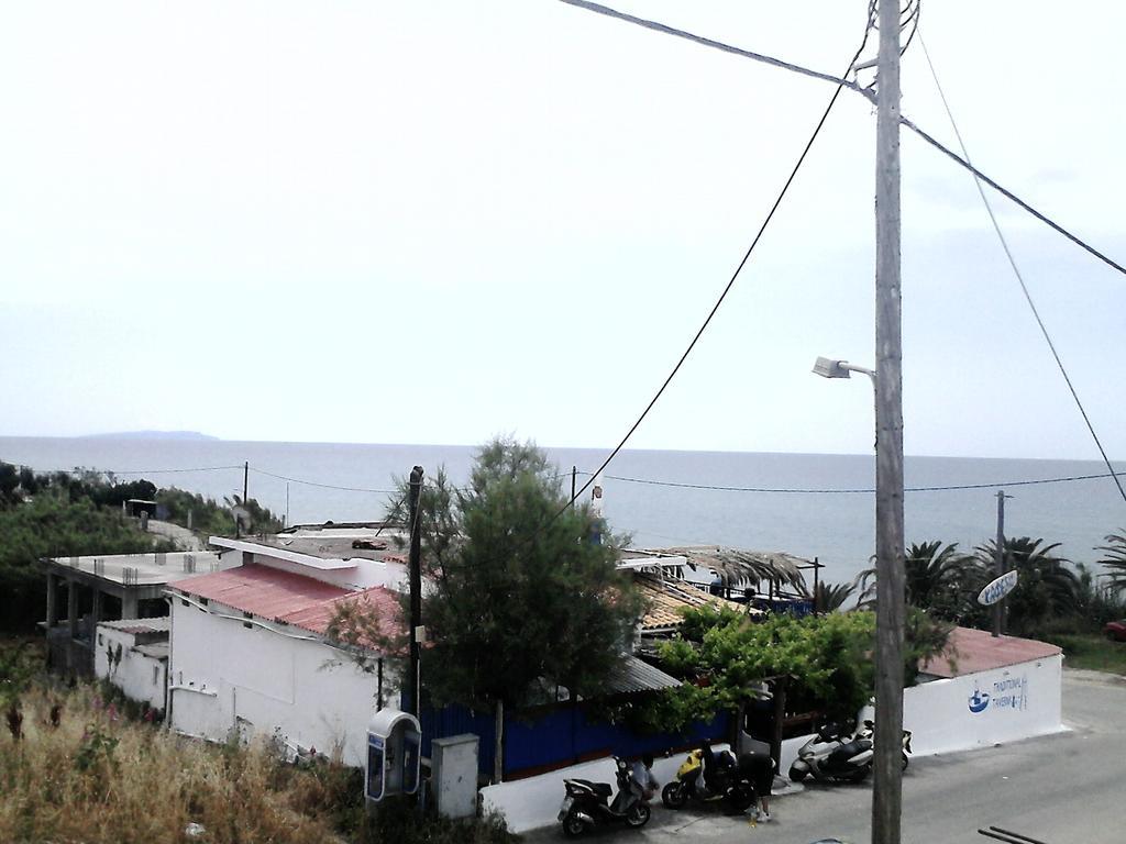 Tony'S Apartments Агиос Георгиос Екстериор снимка