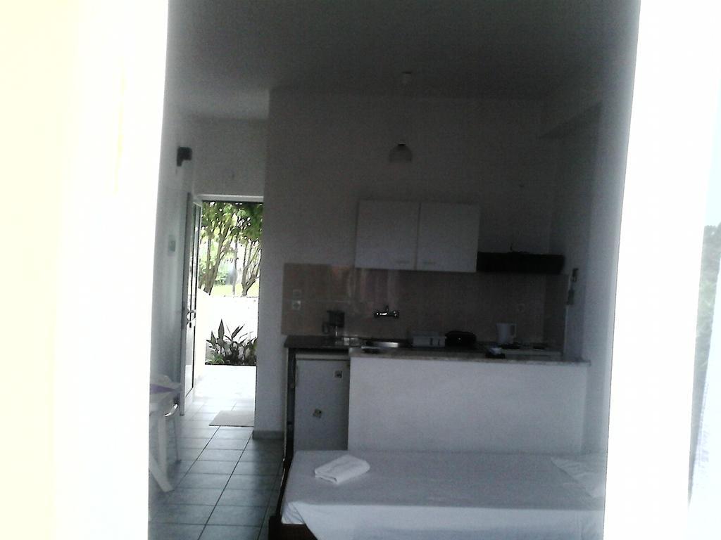 Tony'S Apartments Агиос Георгиос Екстериор снимка