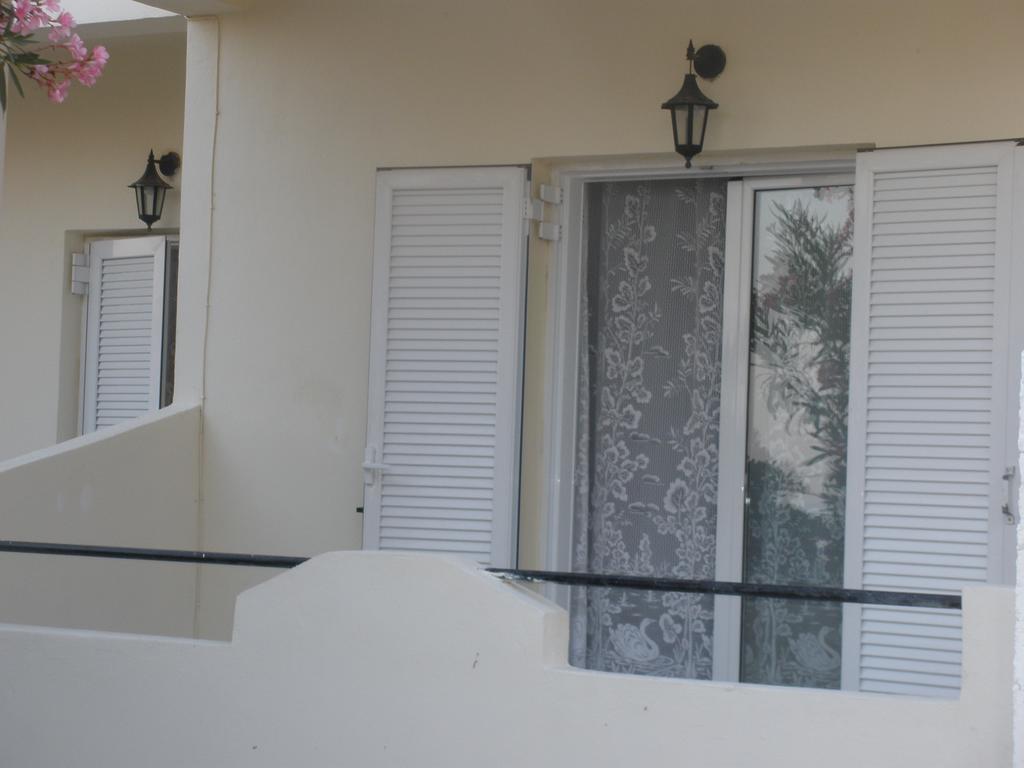 Tony'S Apartments Агиос Георгиос Екстериор снимка